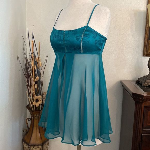 Victorias Secret Vintage Emerald Green Slip Size XS - Picture 2 of 11